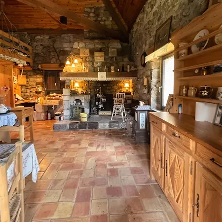 Maison Avec Balcon A Borne, 70 M², 5 Personnes Avec Jardin * Mayres (Ardeche)