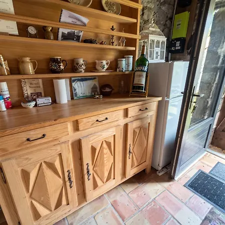 بيت للعطل Maison Avec Balcon A Borne, 70 M², 5 Personnes Avec Jardin Mayres (Ardeche)